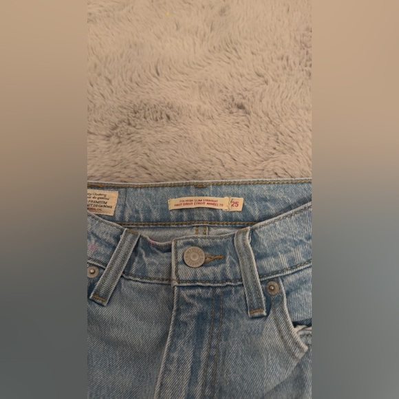 Levi’s straight leg jean - Picture 2 of 2